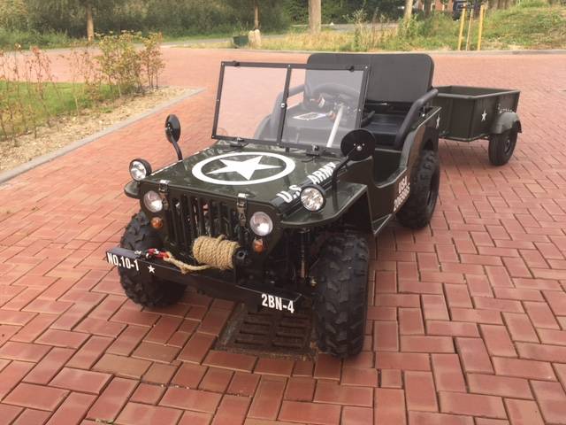 Mini Jeeps Willy 150cc full options Geveerd